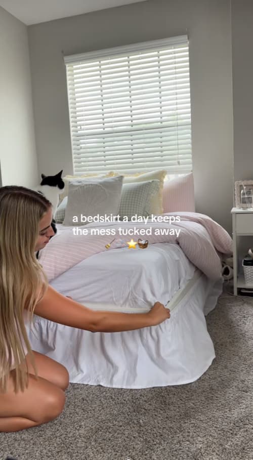 Bedskirt